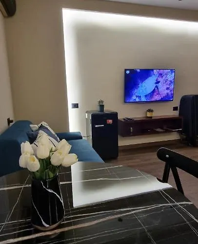 Daily 1 アパート ティラナ